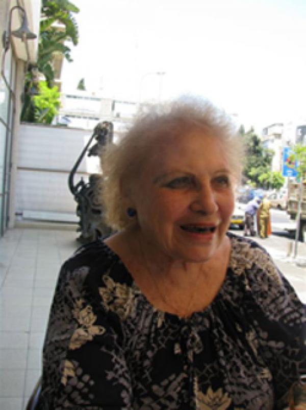 אסתר קל